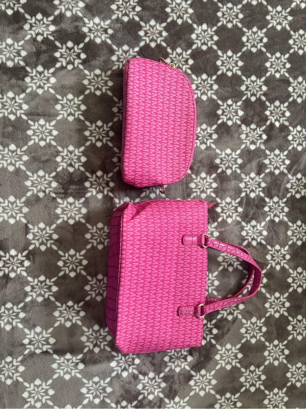 Michael Kors Hot Pink Signature Tote with Matching Pouch